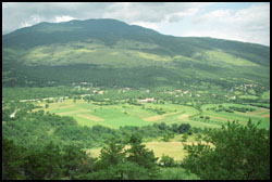 Muntele Mare - De-o parte și de alta a lui sunt sate care purtau cândva nume pur românești