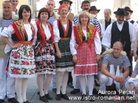 The Žejanski Žvoncari posing before the start of the 'IstroRomanians (Cici and Citibiri') Seminar